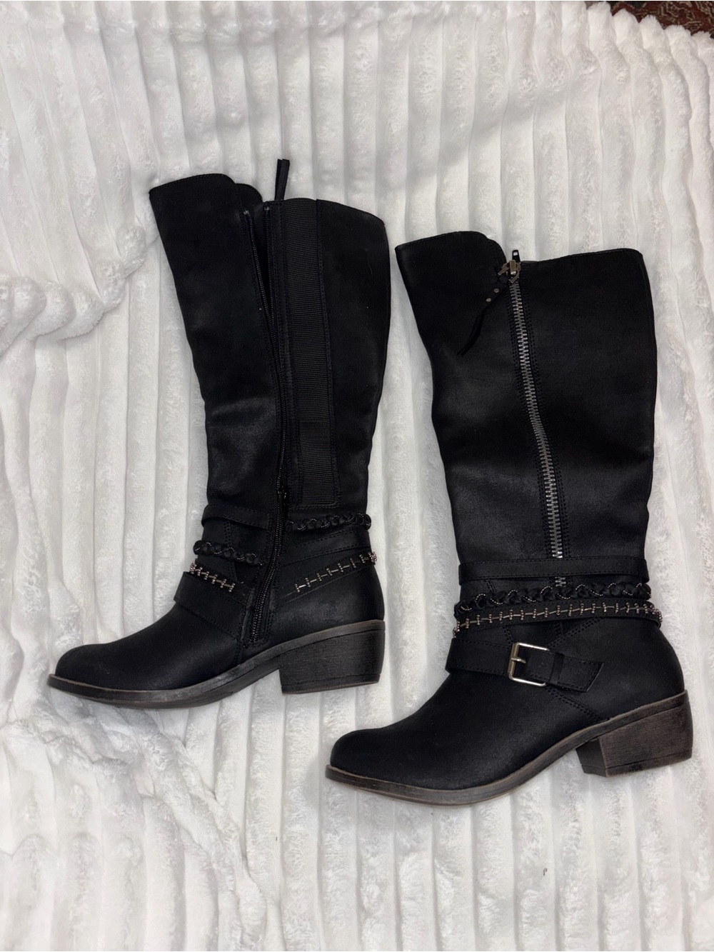 Kohl's Black Mid-Calf Heeled Boots with Buckle and Chain Detail